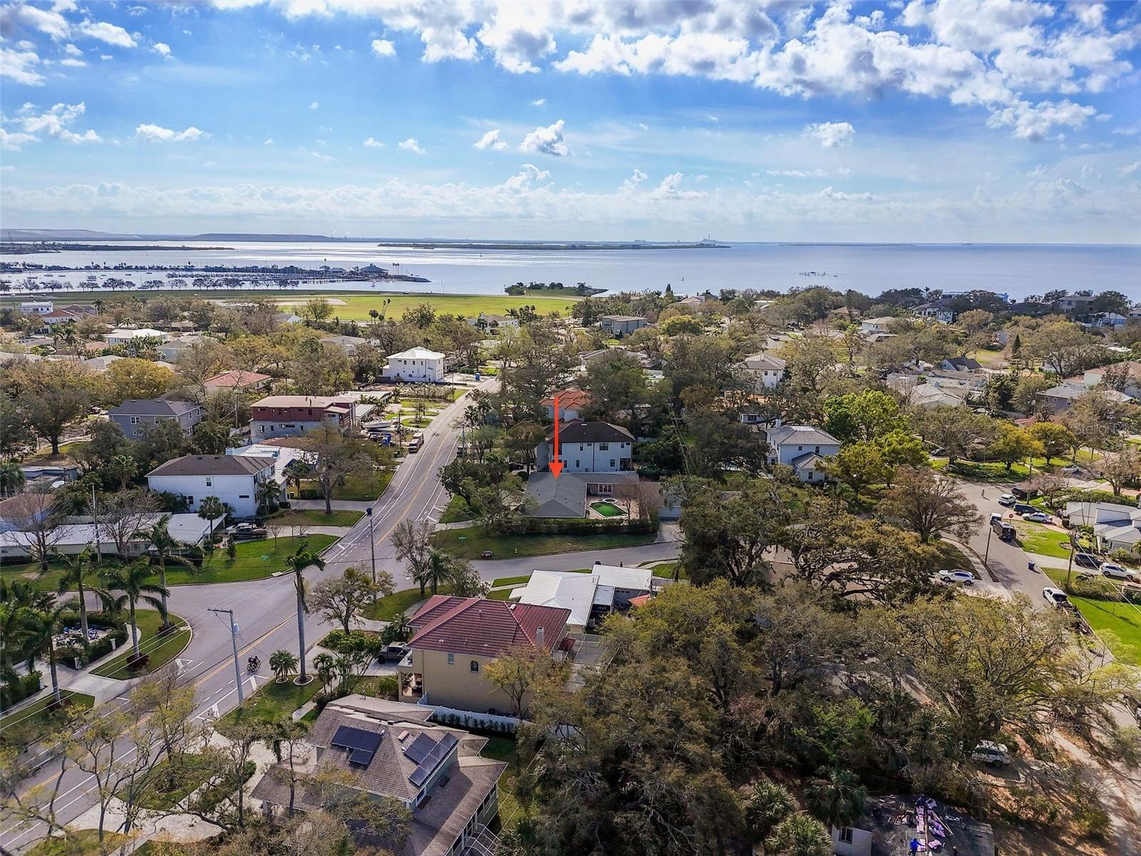 516 W DAVIS BLVD