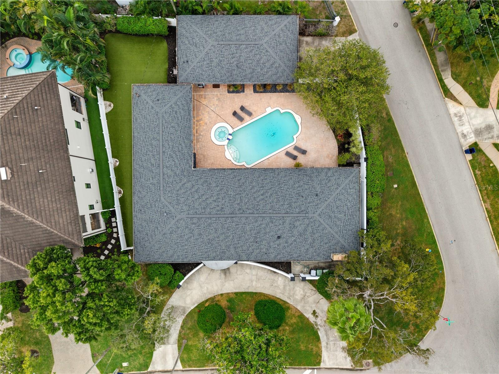 516 W DAVIS BLVD