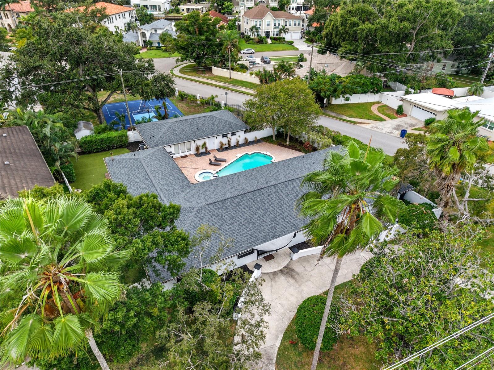 516 W DAVIS BLVD
