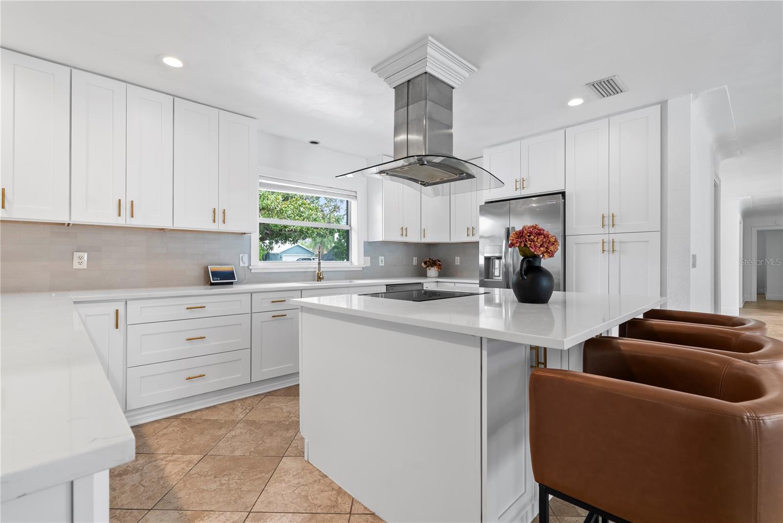 516 W DAVIS BLVD