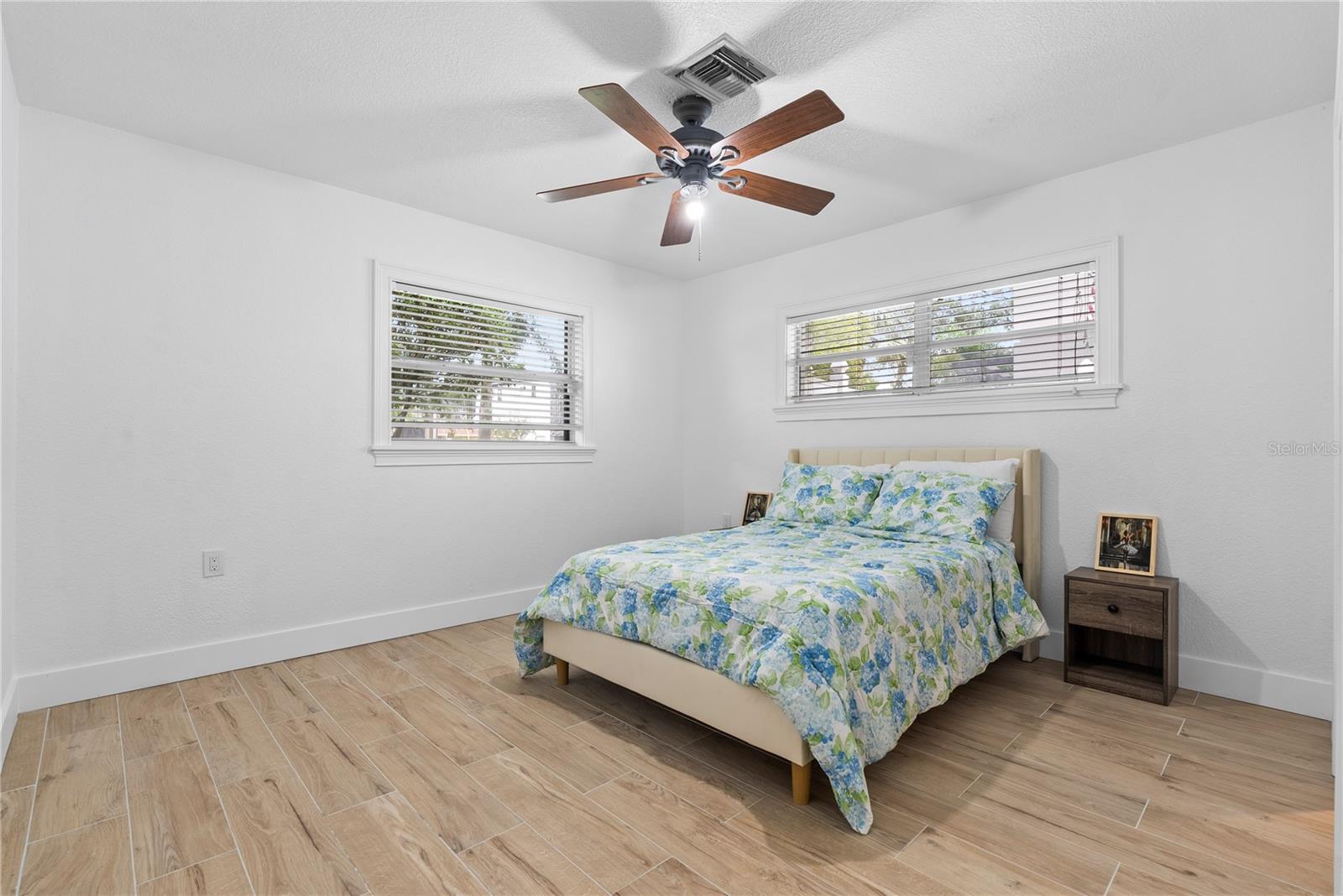 516 W DAVIS BLVD