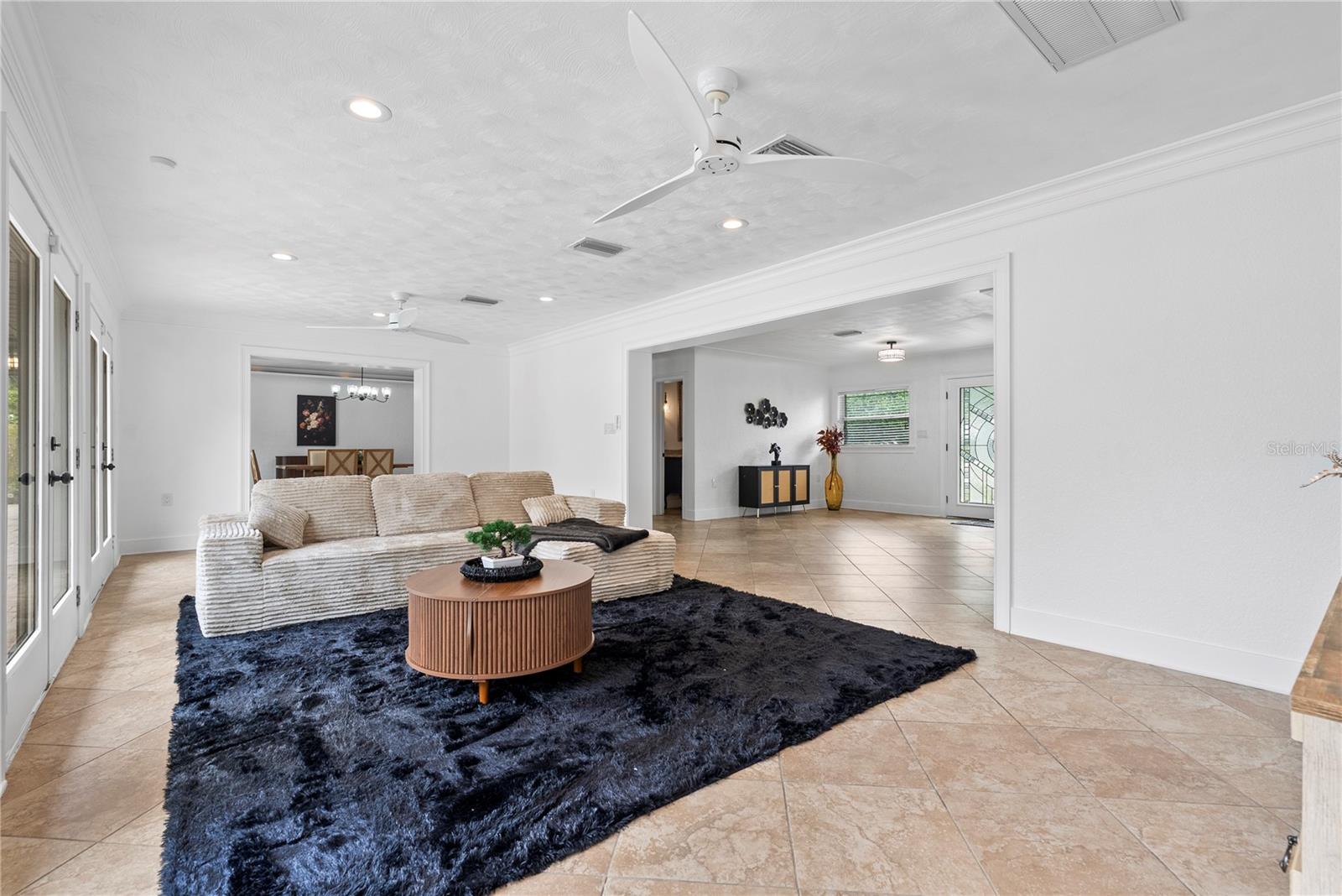 516 W DAVIS BLVD