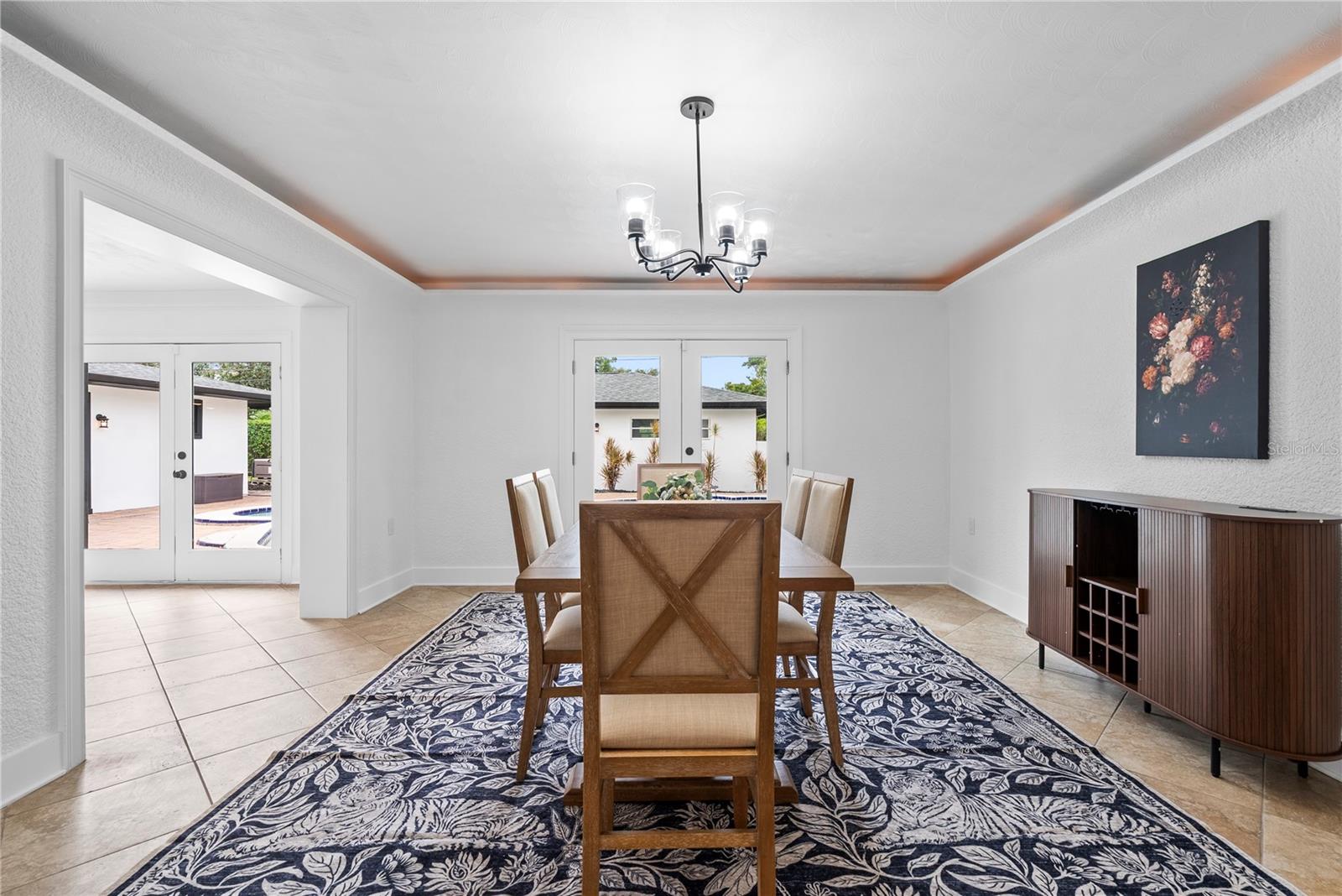 516 W DAVIS BLVD