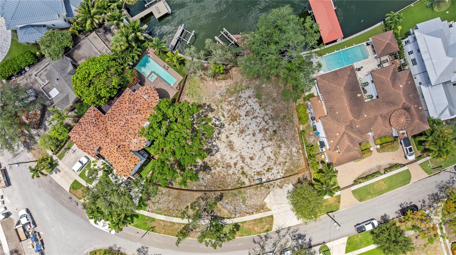 86 BAHAMA CIR
