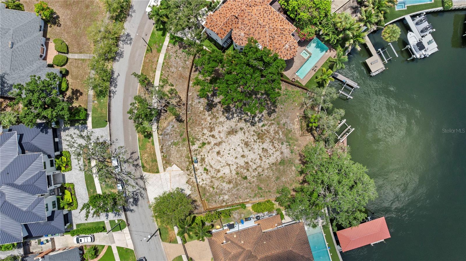 86 BAHAMA CIR