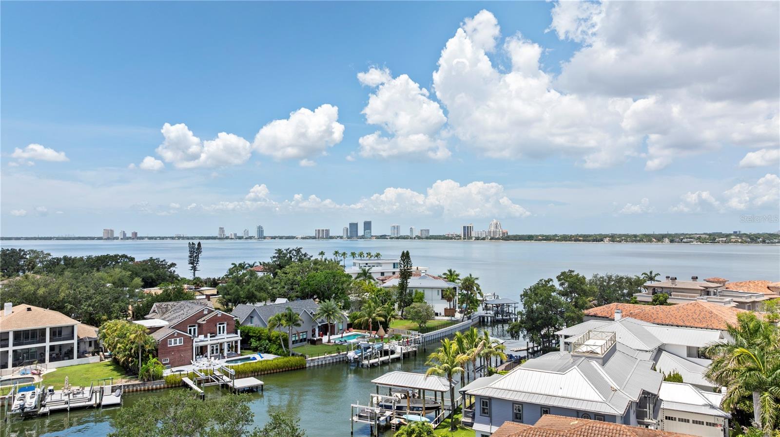 86 BAHAMA CIR