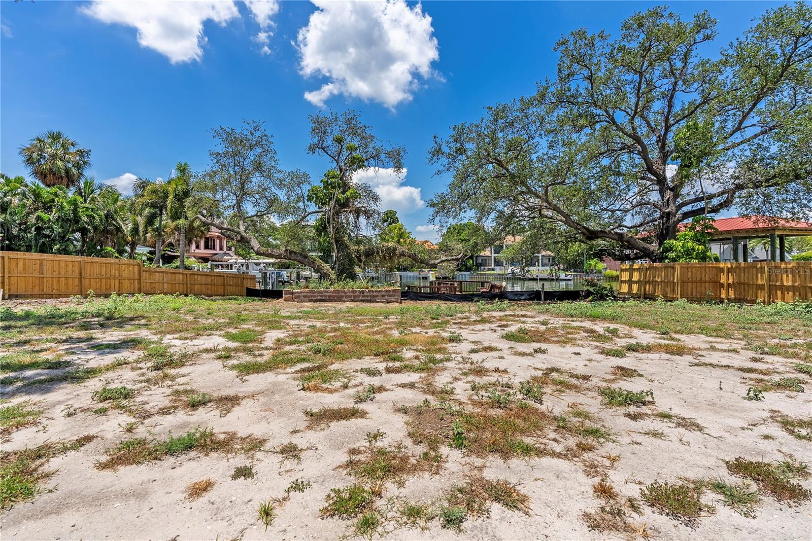 86 BAHAMA CIR