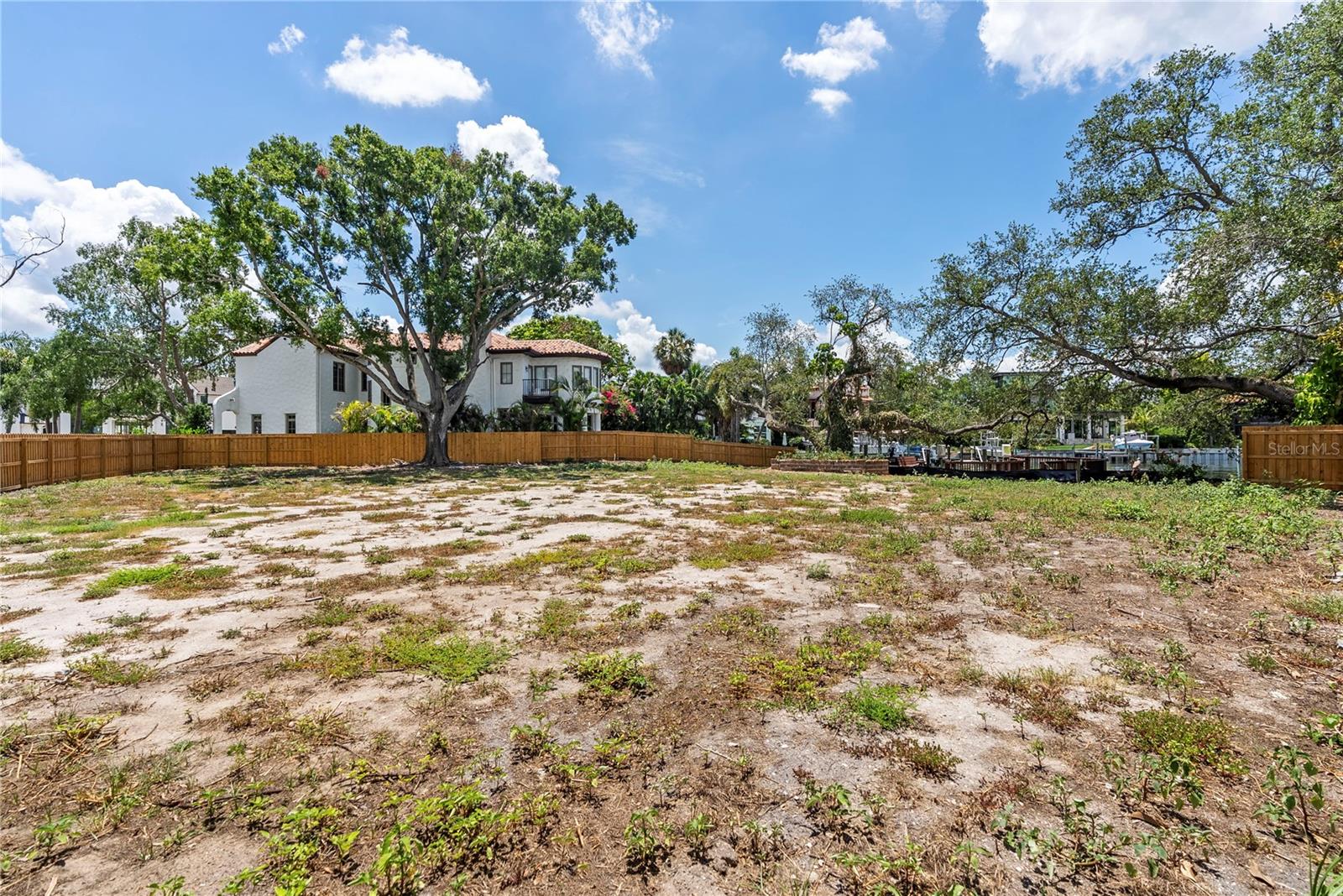 86 BAHAMA CIR