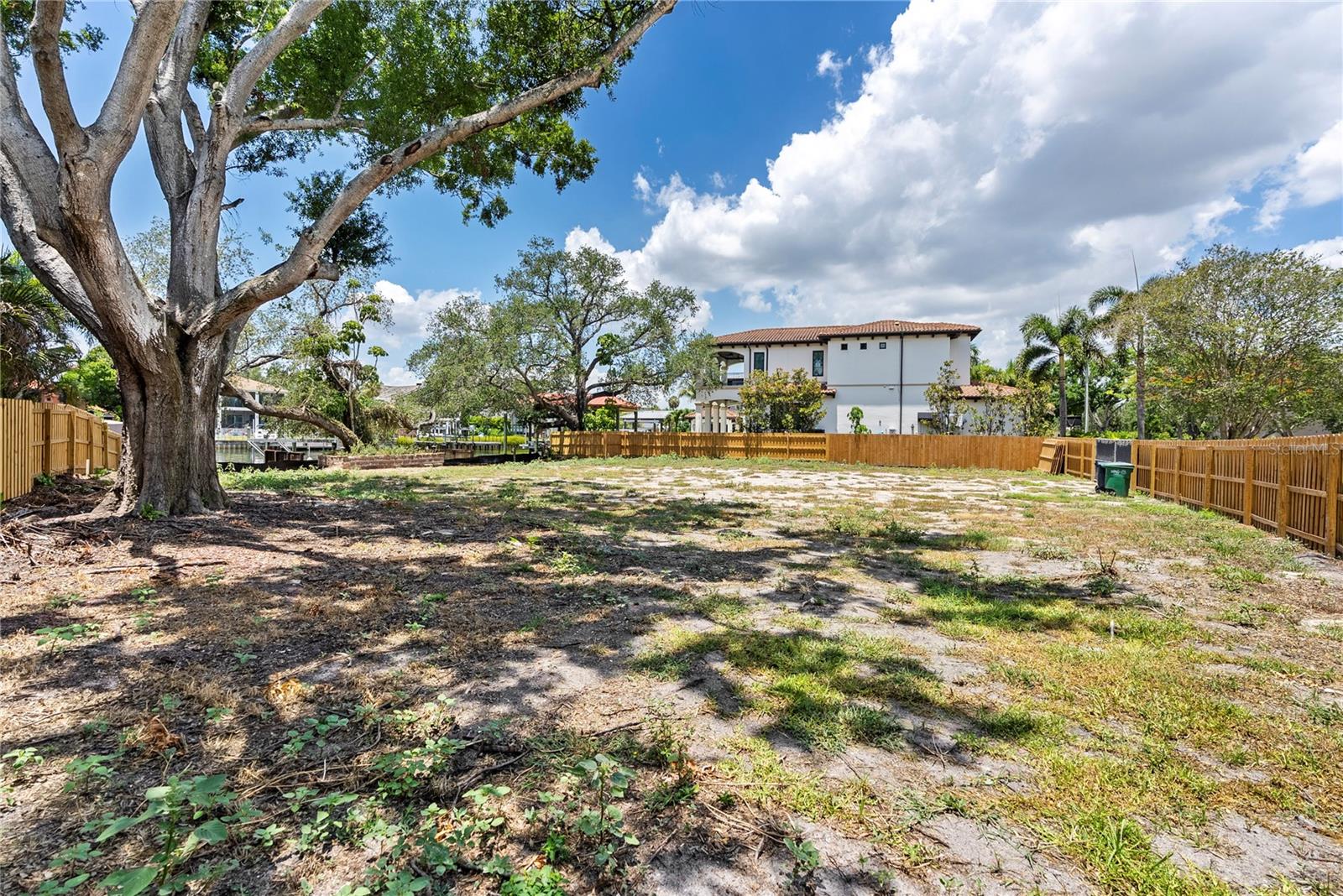86 BAHAMA CIR