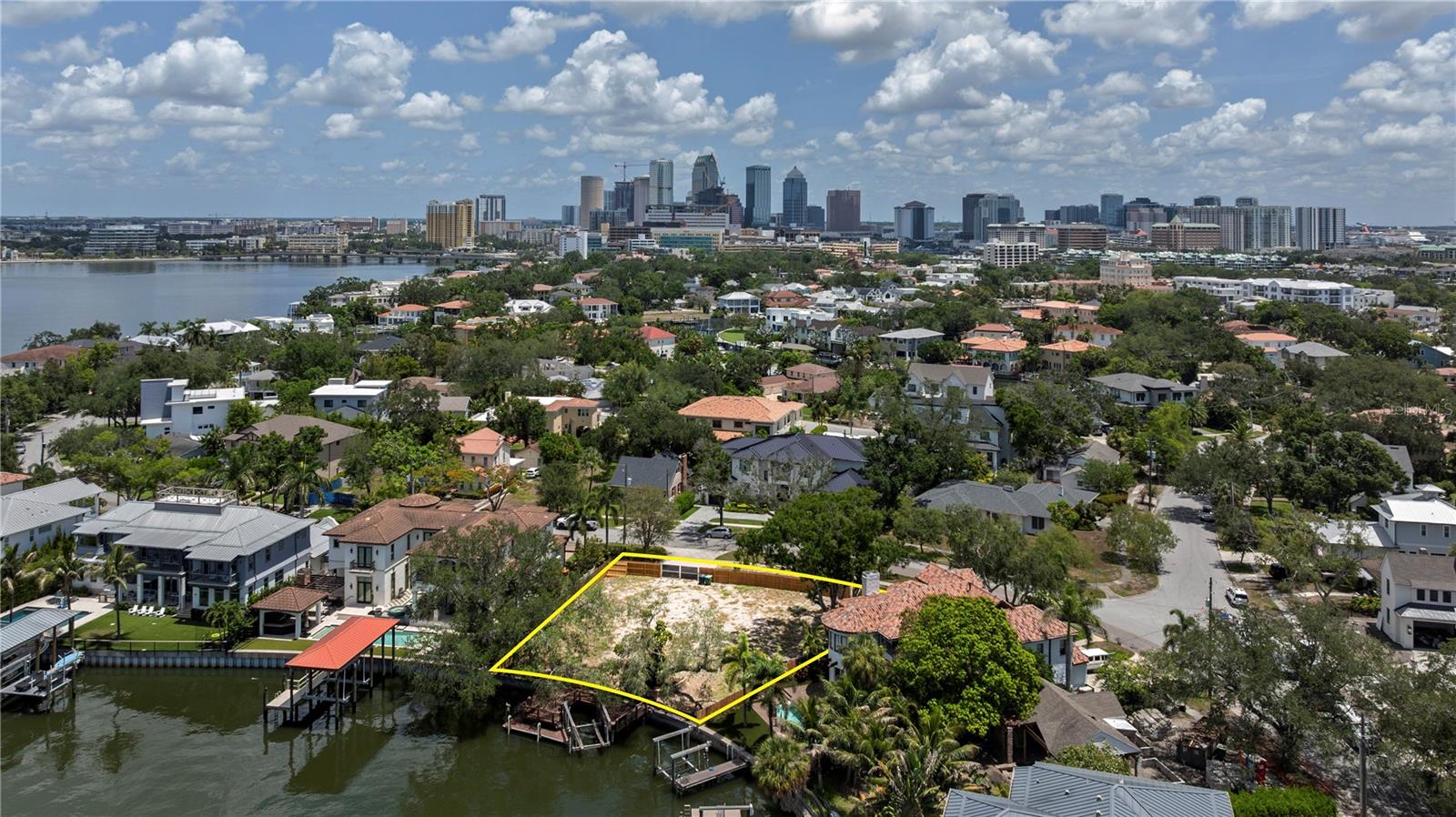 86 BAHAMA CIR