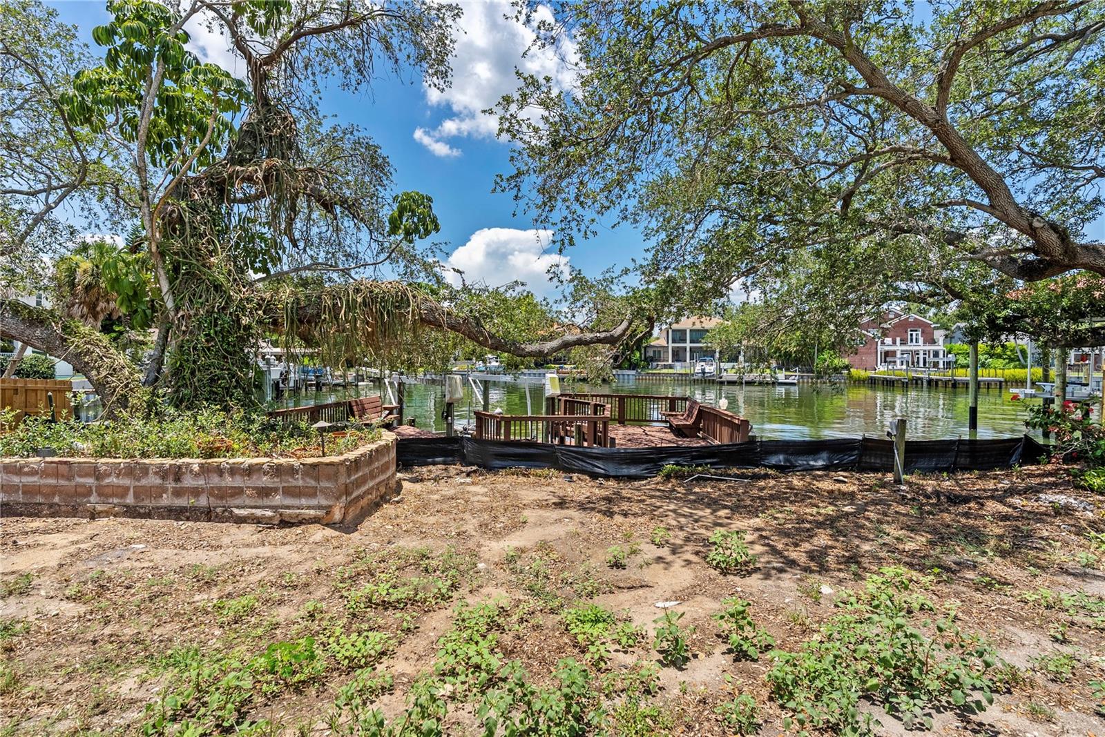 86 BAHAMA CIR