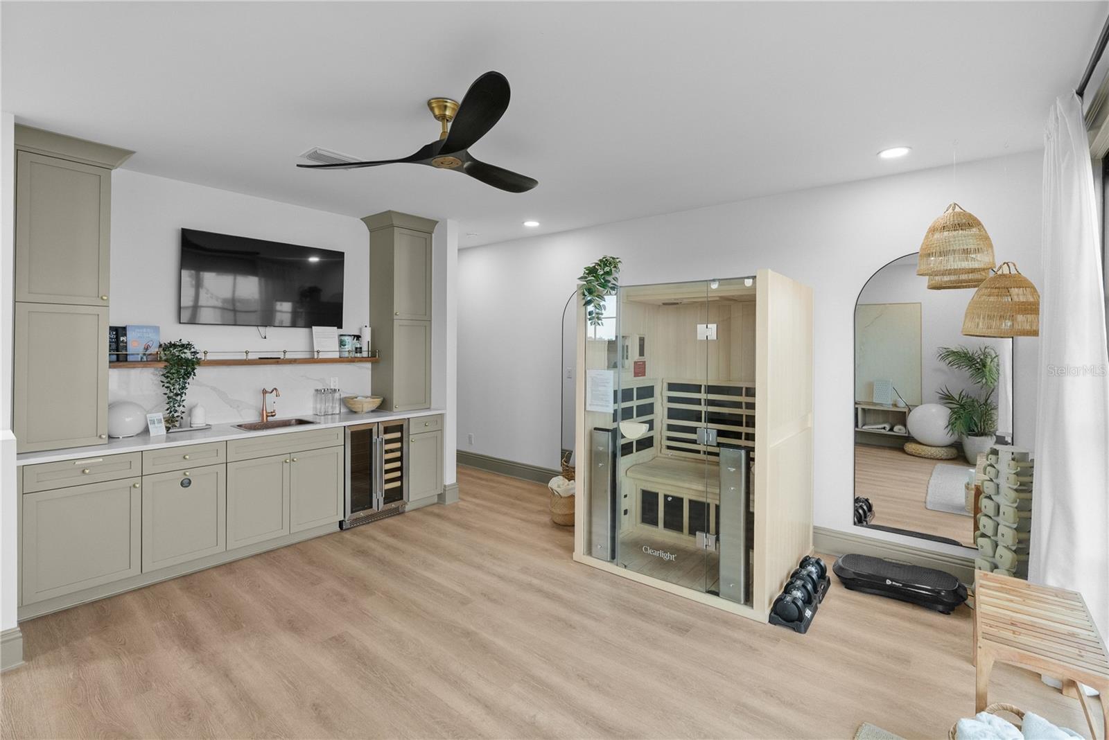417 W ROSS AVE #2