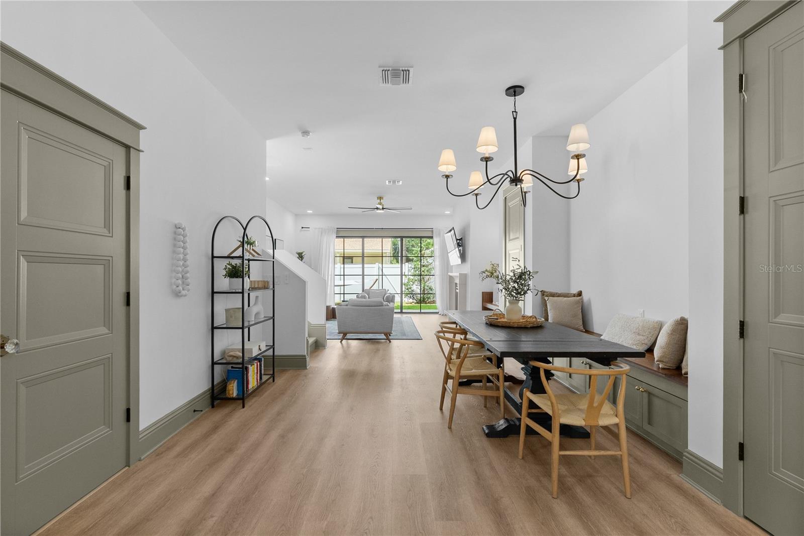 417 W ROSS AVE #2