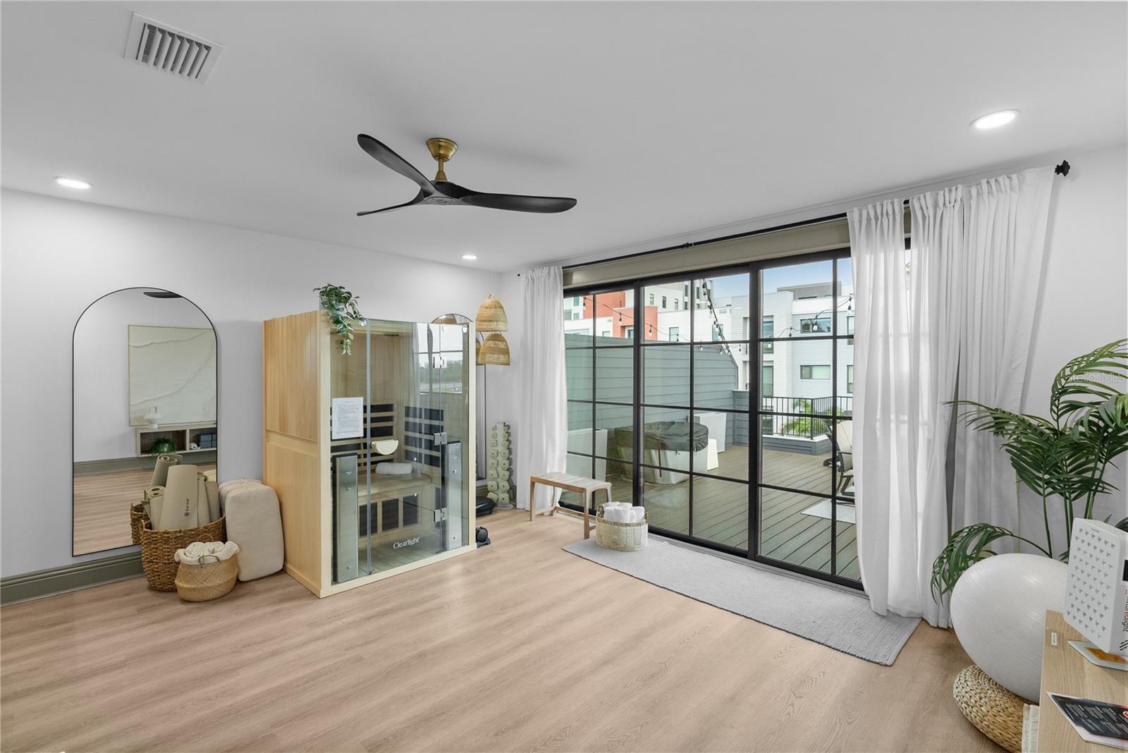 417 W ROSS AVE #2