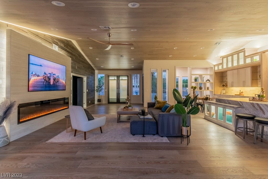 4730 West Robindale Road