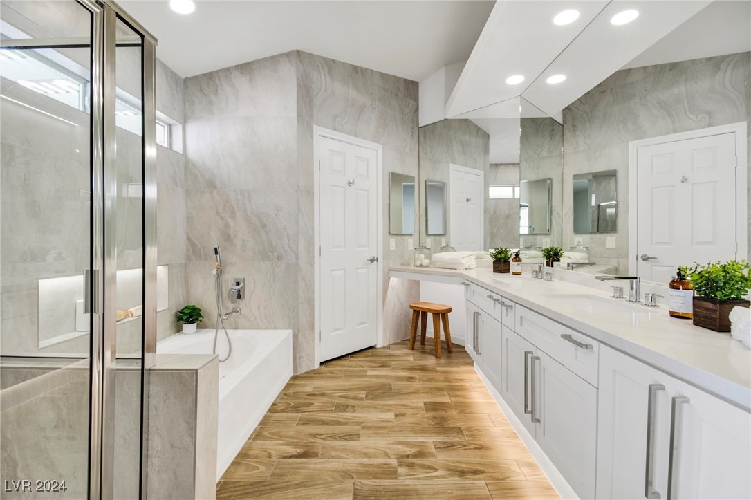 7704 Silver Mallard Avenue