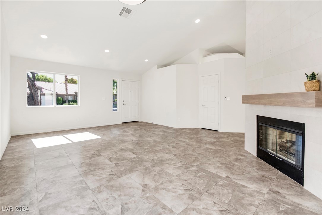 7704 Silver Mallard Avenue