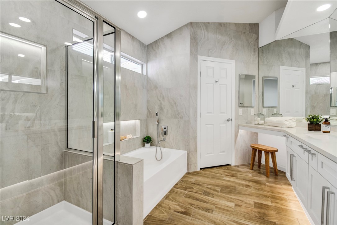 7704 Silver Mallard Avenue