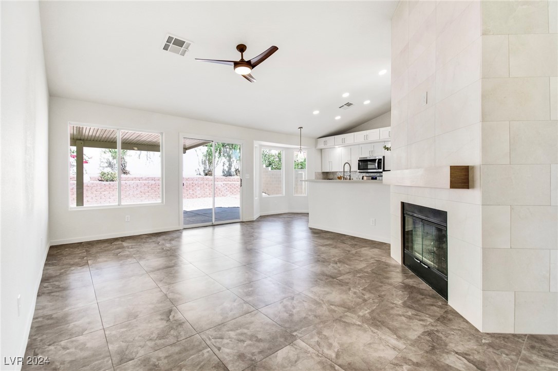 7704 Silver Mallard Avenue