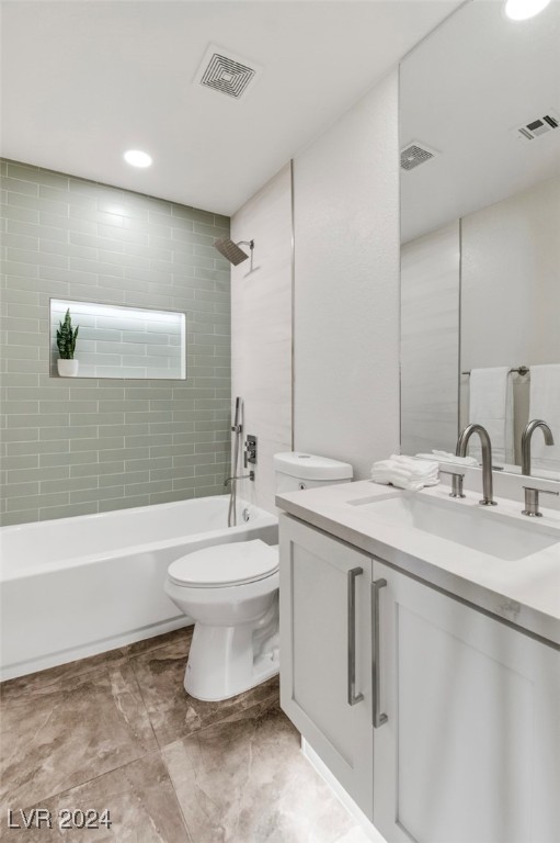 7704 Silver Mallard Avenue