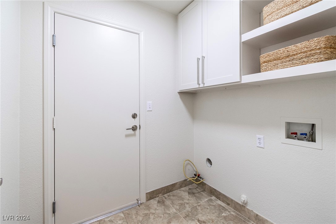 7704 Silver Mallard Avenue