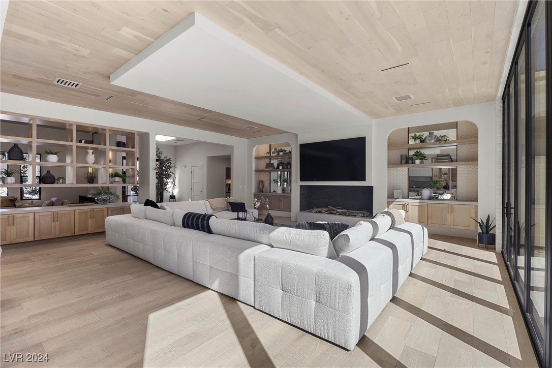 2401 Driftwood Drive