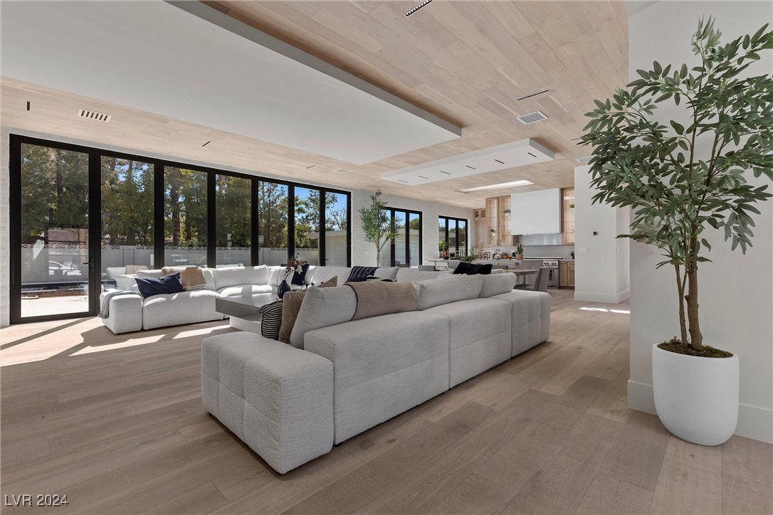 2401 Driftwood Drive