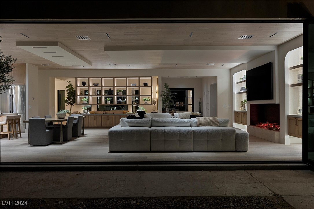 2401 Driftwood Drive