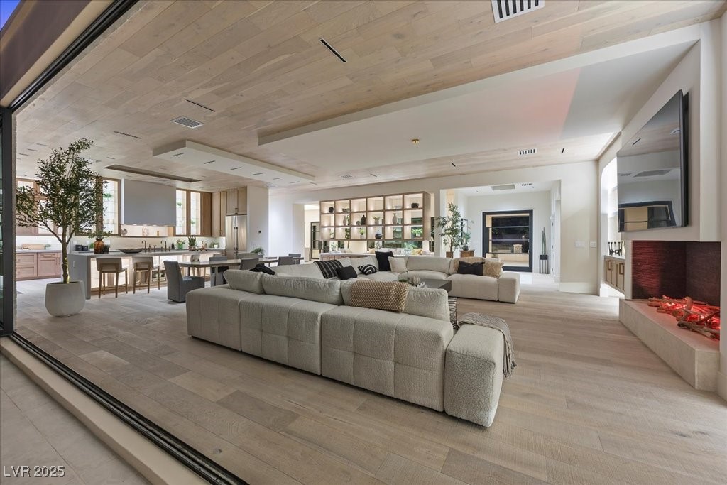 2401 Driftwood Drive