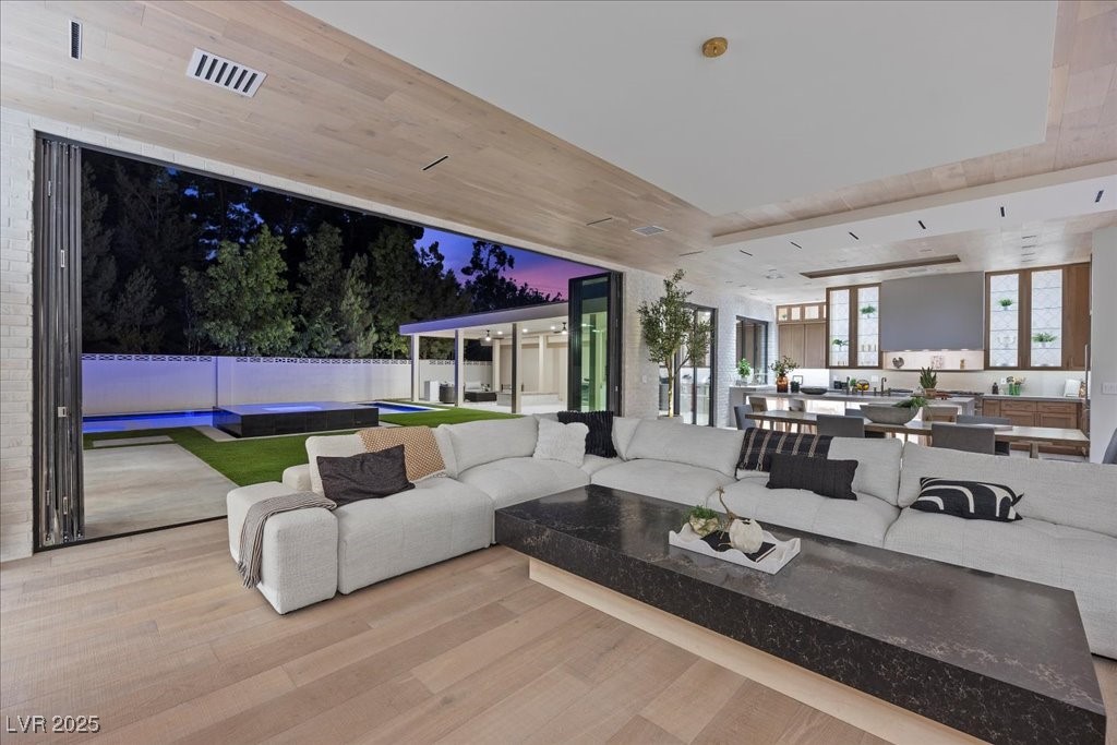 2401 Driftwood Drive