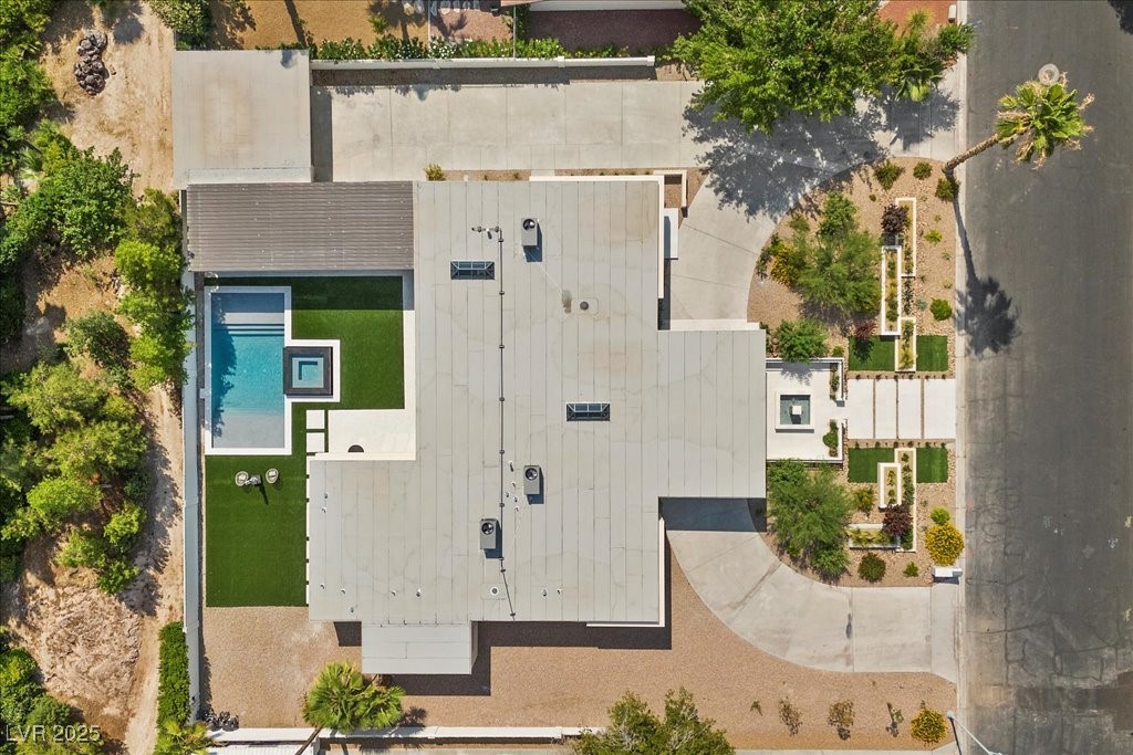 2401 Driftwood Drive