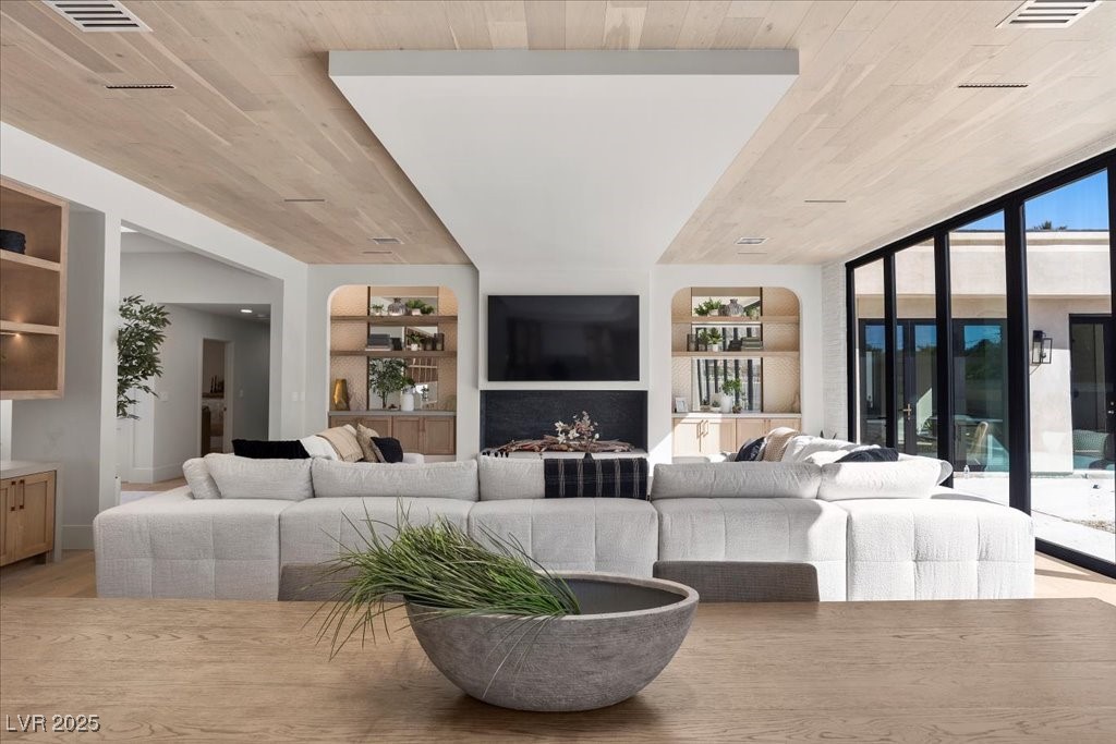 2401 Driftwood Drive