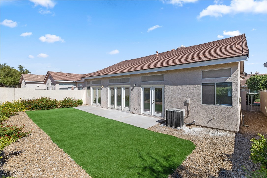 1725 Pacific Breeze Drive