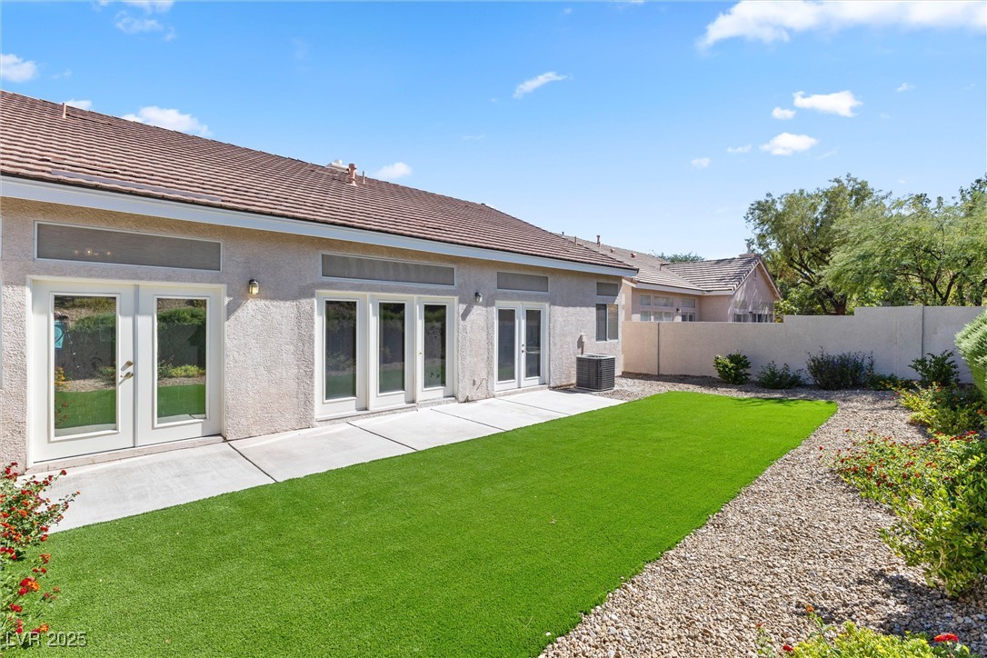 1725 Pacific Breeze Drive