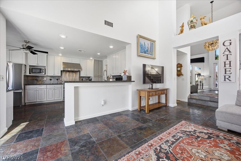 2924 Bridge Creek Street