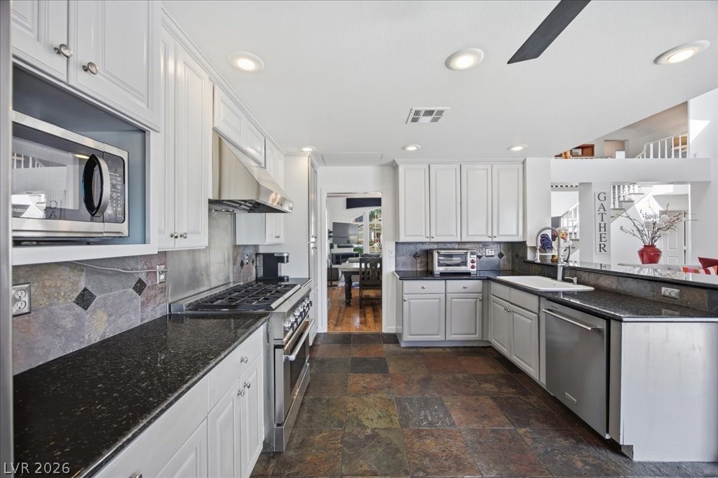 2924 Bridge Creek Street