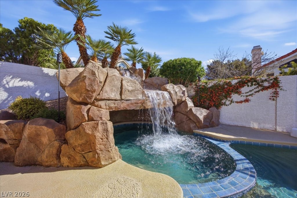 2924 Bridge Creek Street