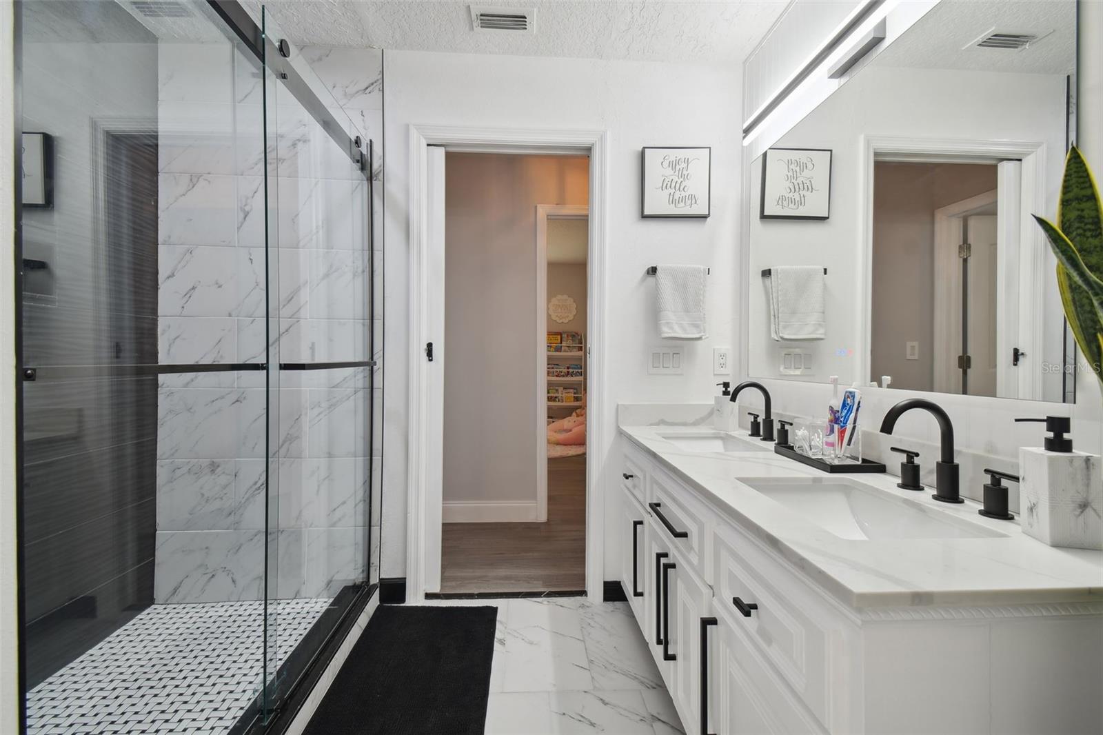 11209 RAINBOW WOODS LOOP