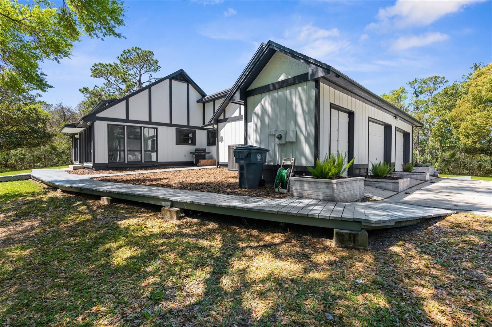 23298 CHRISTIAN CIR