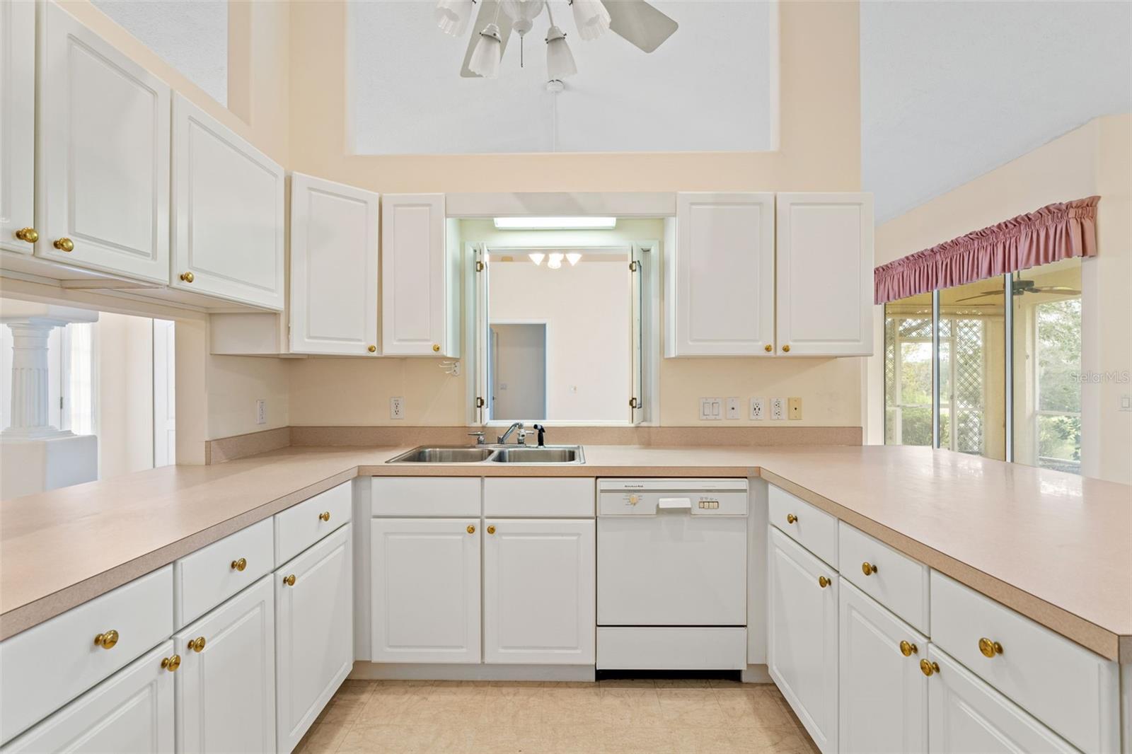 2910 N ANNAPOLIS AVE