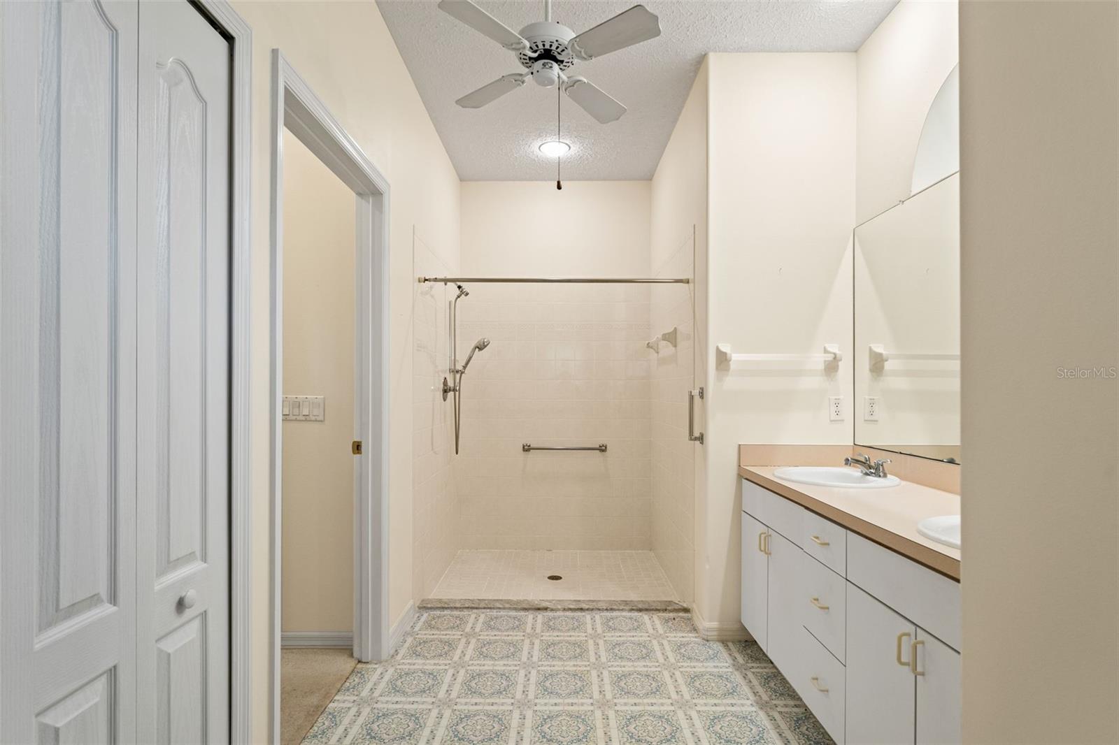 2910 N ANNAPOLIS AVE