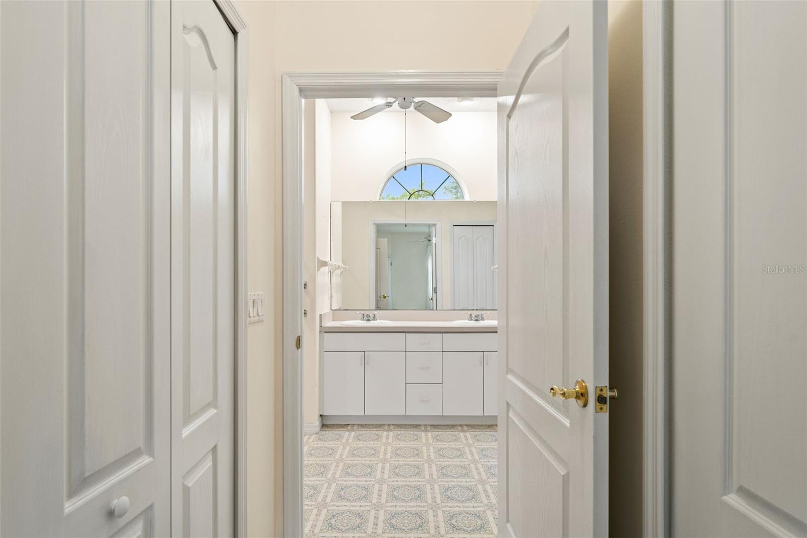 2910 N ANNAPOLIS AVE