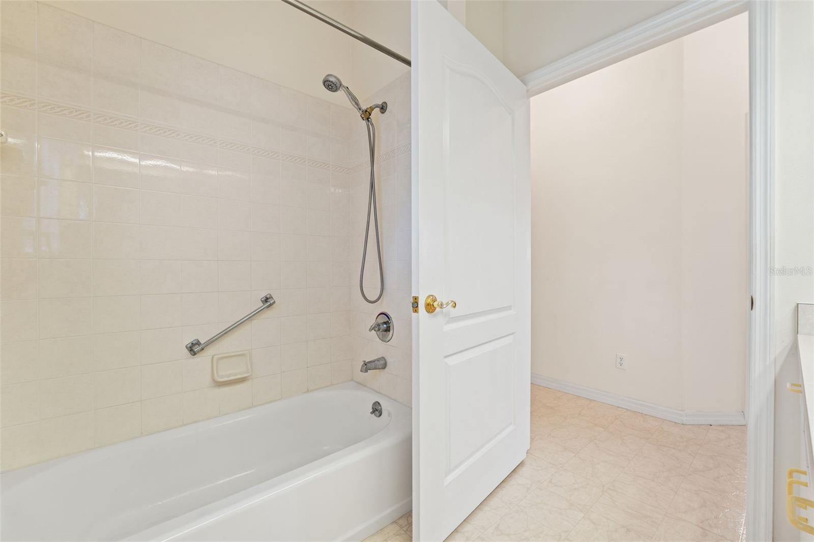 2910 N ANNAPOLIS AVE