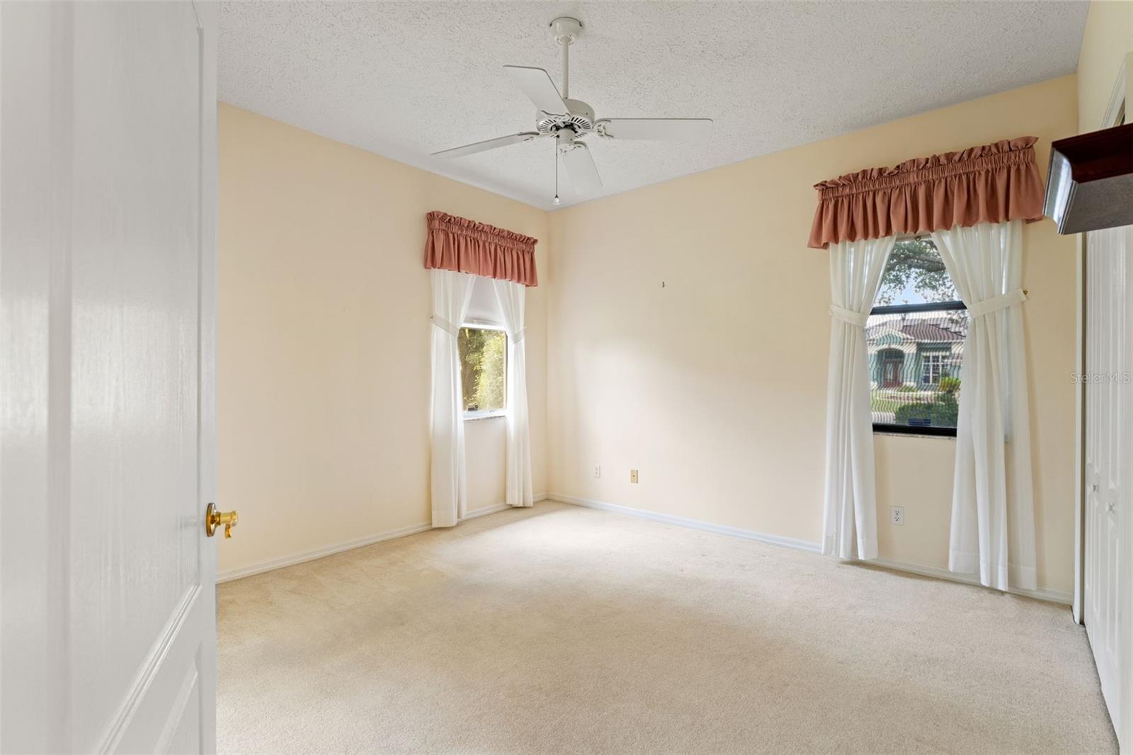 2910 N ANNAPOLIS AVE