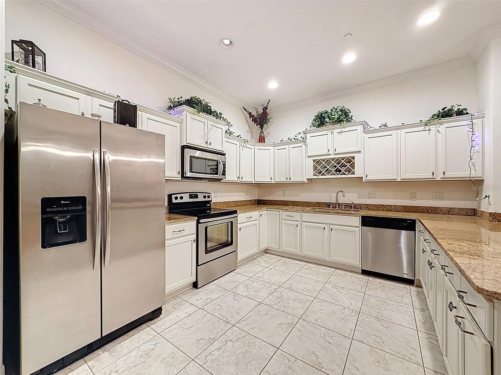 8176 SOUTHERN PINES DR #8176