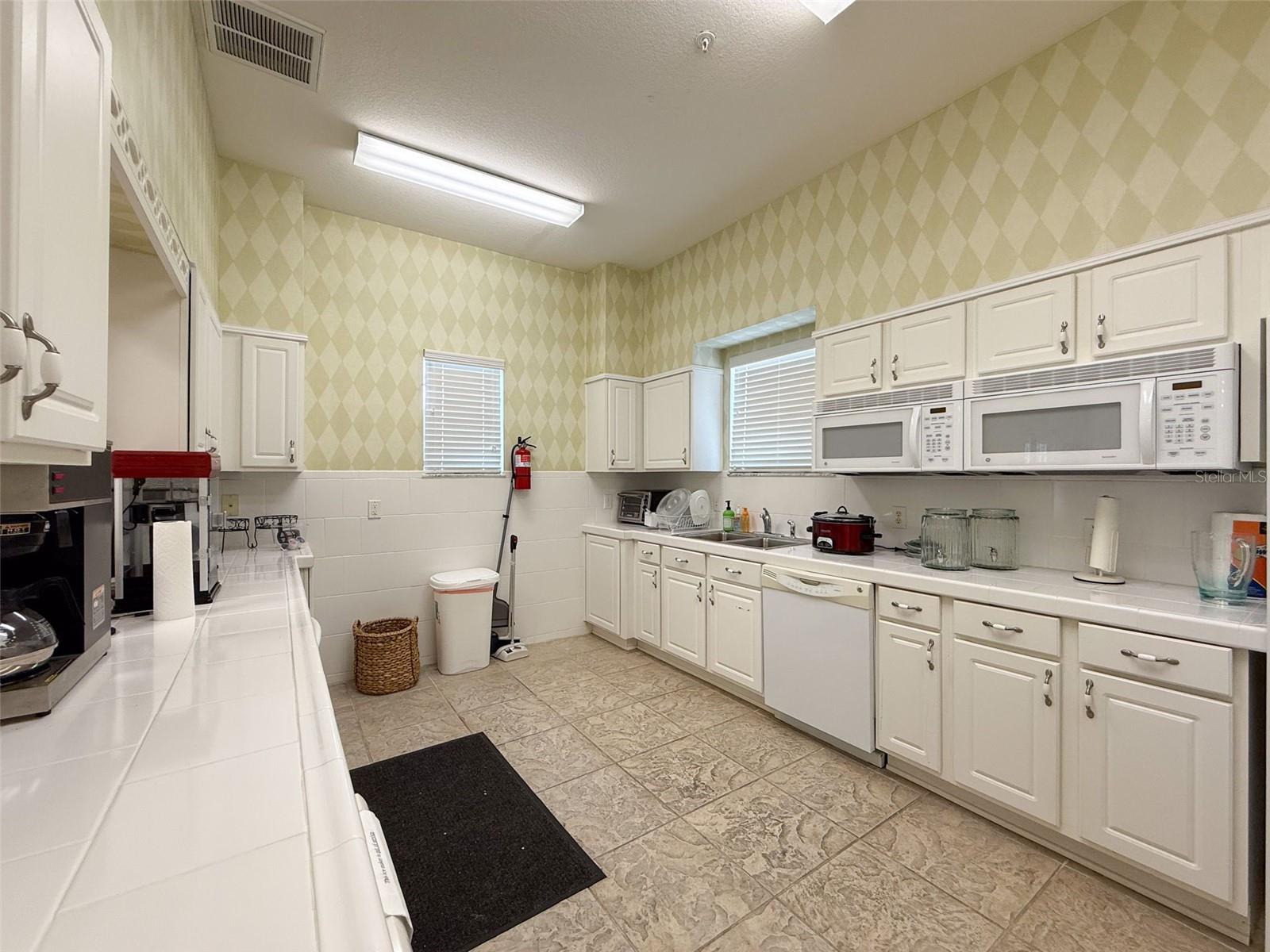 8176 SOUTHERN PINES DR #8176