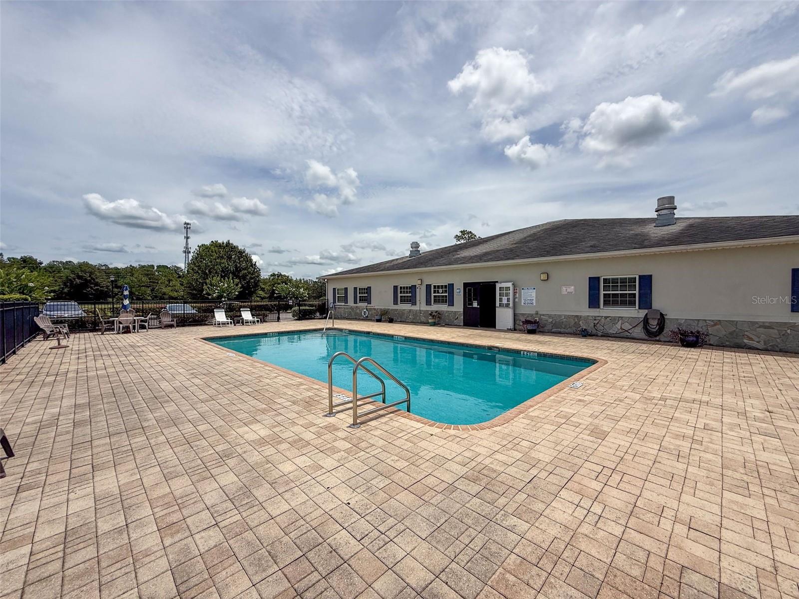 8176 SOUTHERN PINES DR #8176