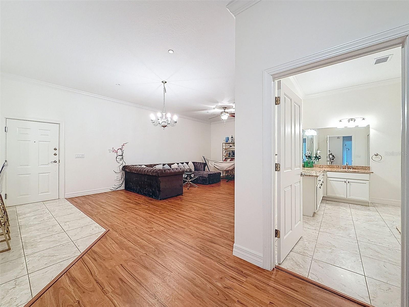 8176 SOUTHERN PINES DR #8176