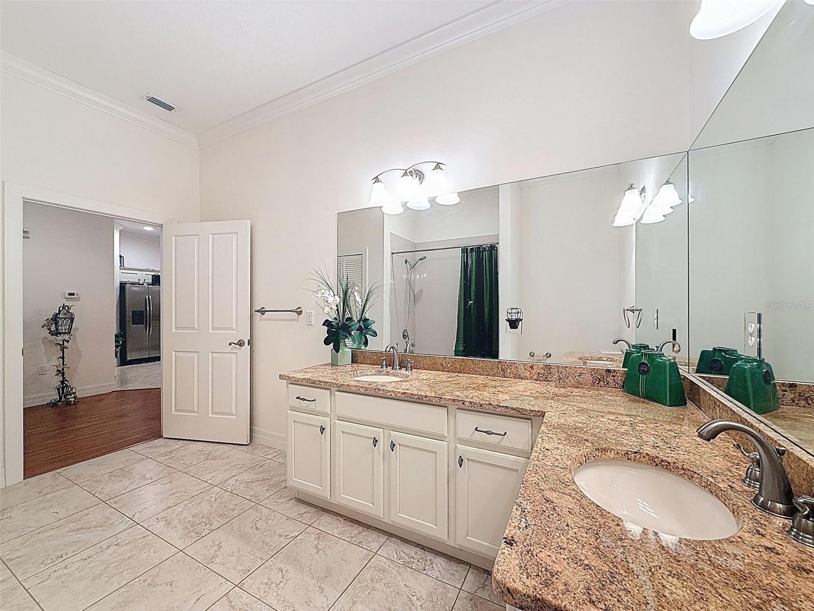 8176 SOUTHERN PINES DR #8176