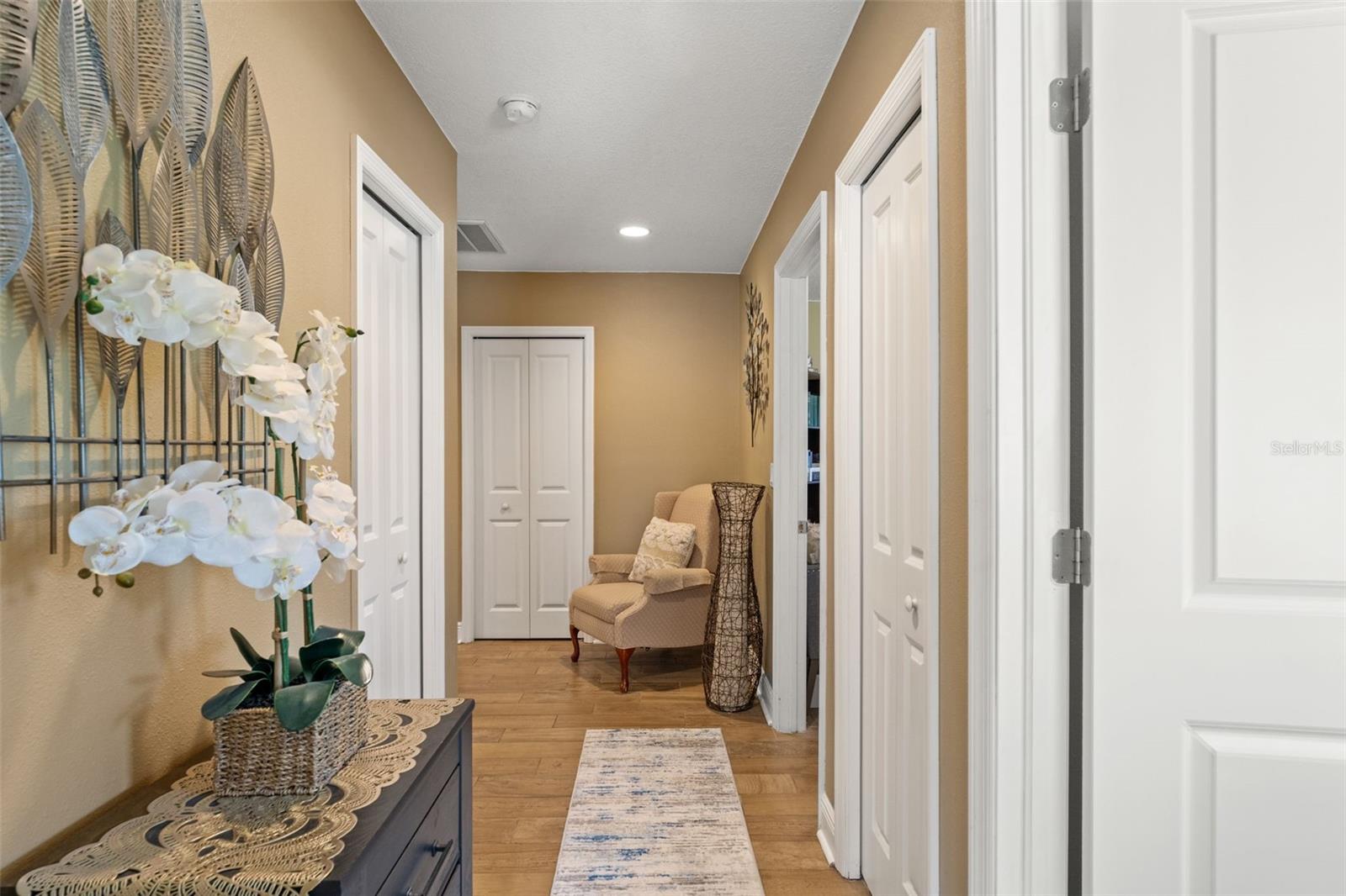 2526 LAKE ELLEN LN